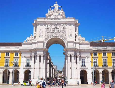 towns to visit near lisbon.